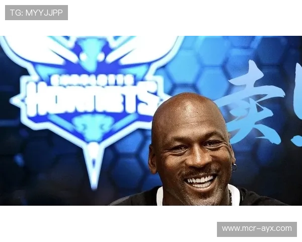 阿隆索离任时沉默背影，结束短暂任期